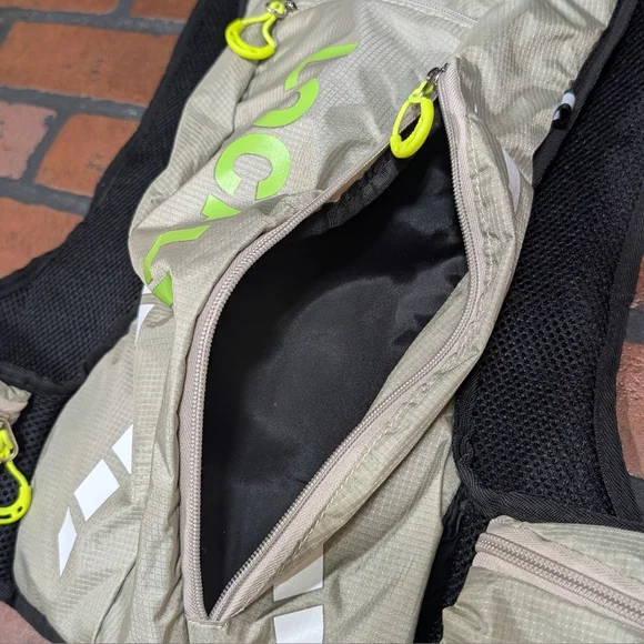 Trail Running Vest - Local Lion - Picture 10 of 14